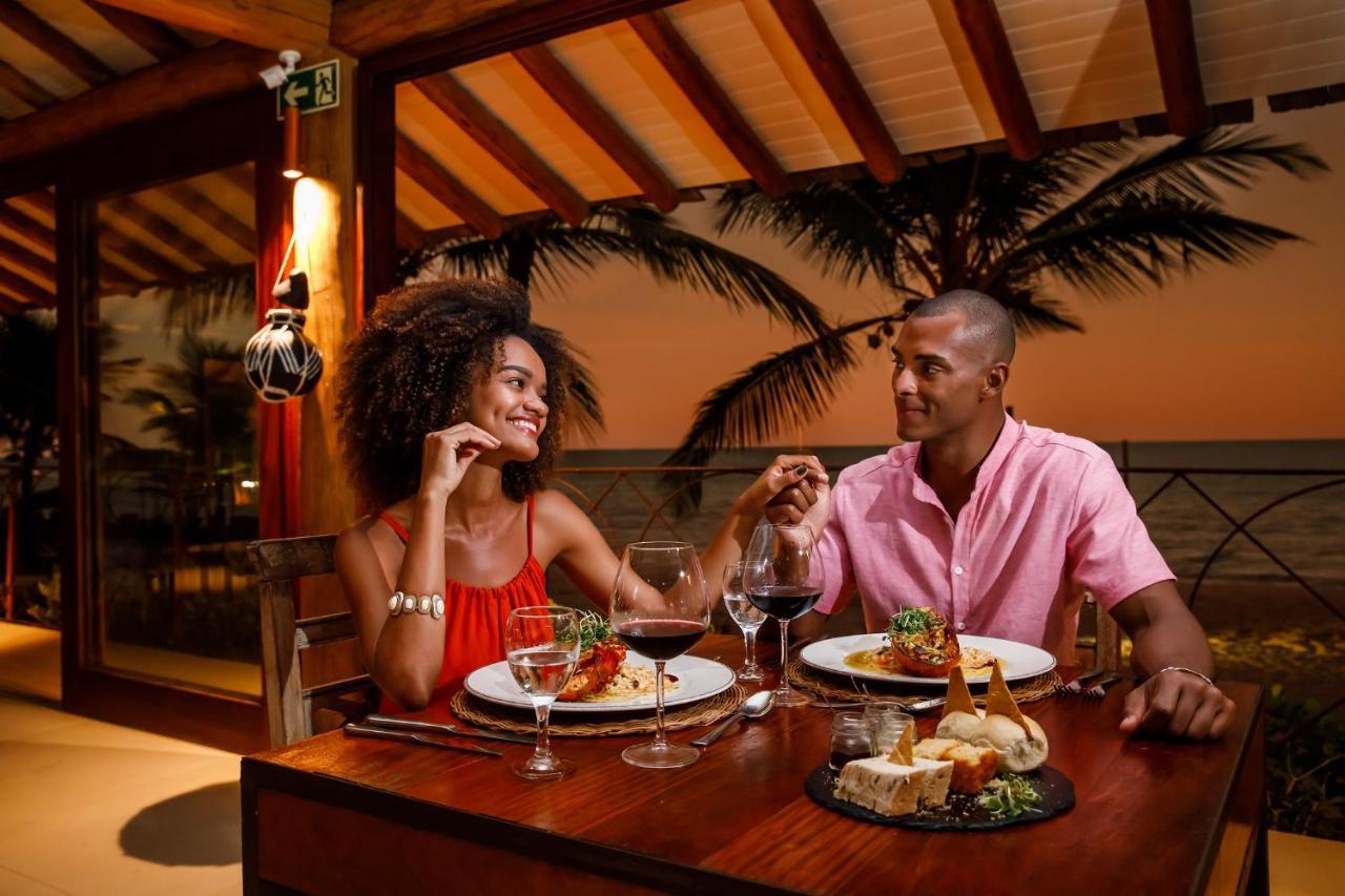 פורטו סגורו La Torre Resort All Inclusive מראה חיצוני תמונה A couple dining at a restaurant